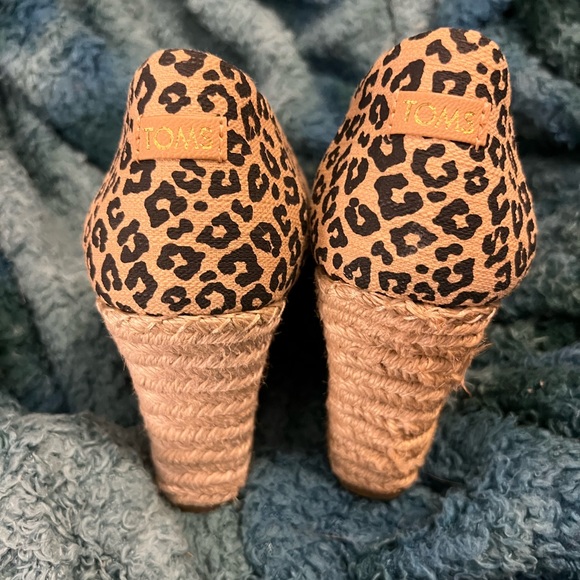TOMS Michelle Wedge Heel, Mini Leopard, Size 10 - Picture 7 of 8
